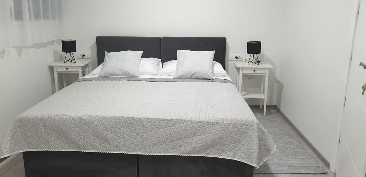 Apartmani I Sobe Laganini Nova Gradiska Habitación foto